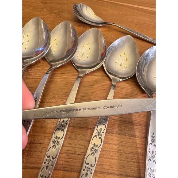 Vintage WM. A. Rogers Premier Spanada 14-Piece Flatware Set - Picture 6 of 8